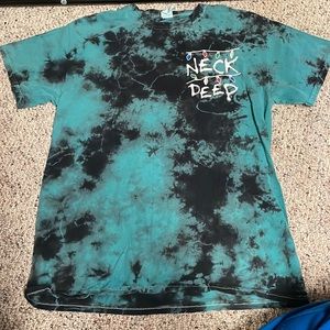 Neck deep t-shirt